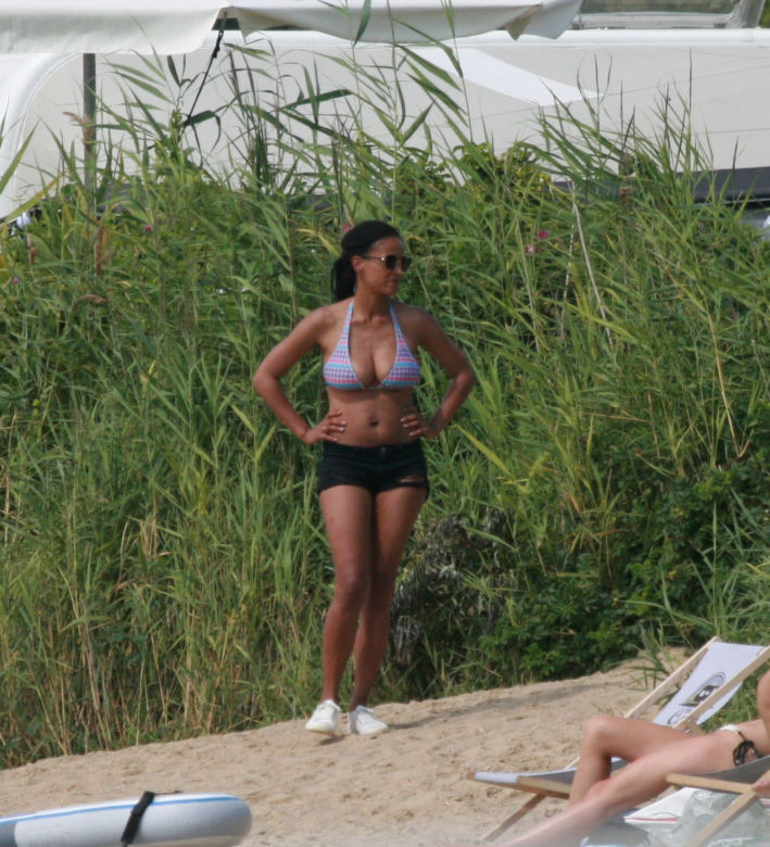 Ola Szwed na plaży