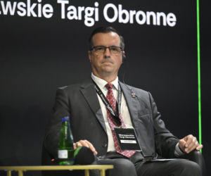 Warszawskie Targi Obronne. Scena Biała. Śmigłowiec przyszłości. Od pola walki po akcje ratownicze. Jak projektować i wybierać śmigłowce do najbardziej wymagających operacji?