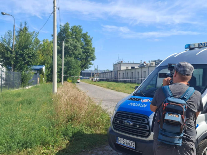 Pożar w fabryce dronów wojskowych w Skarżysku-Kamiennej. Policja bada przyczyny, ulica zablokowana