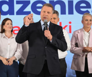 Kaczyński i Czarnek z nowymi propozycjami. Zaprezentowali Przebudzenie. Program dla Polski” 