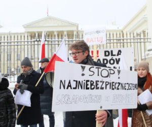 6500 ton toksycznych odpadów pod Warszawą. Mieszkańcy alarmują. „Żyjemy na tykającej bombie”