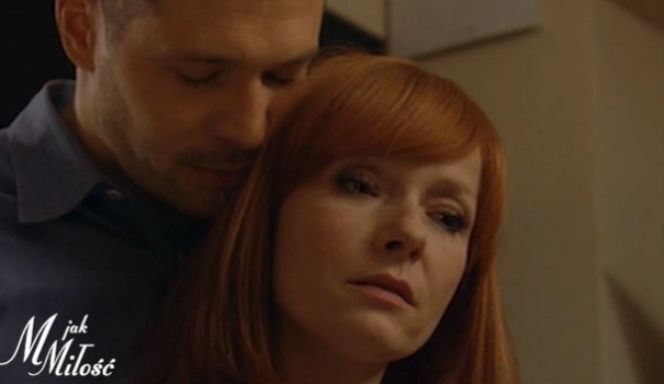 M jak miłość odcinek 1053 Agnieszka (Magdalena Walach) Tomek (Andrzej Młynarczyk)