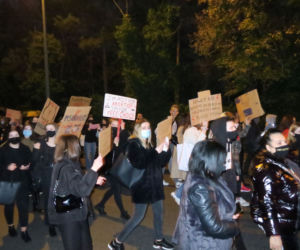 Kalisz: manifestacja na głównych ulicach miasta i pod kurią