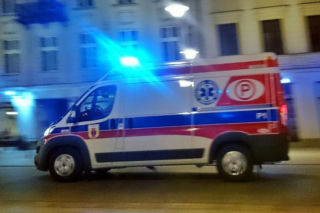 Horror w Kielcach: 11-miesięczna dziewczynka wypadła z ojcem z balkonu. Nie żyje