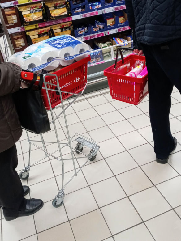 Oblężenie w szczecińskich sklepach z powodu koronawirusa