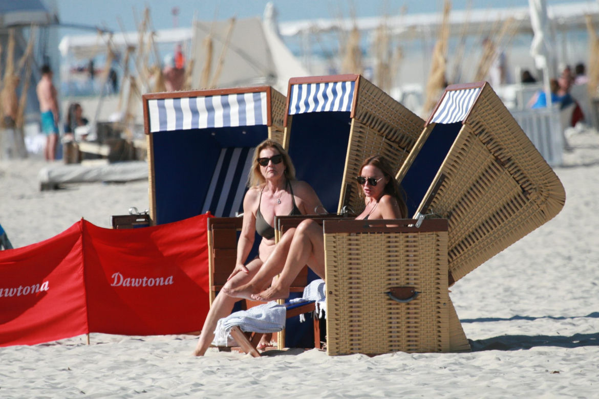 Grażyna Szapołowska na plaży