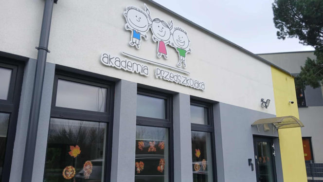 Policja prowadzi postępowanie, a rodzice i dyrekcja placówki nie kryją niepokoju