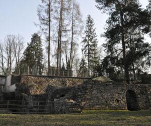 Ruiny Wielkiego Pieca Huty Rejów w Skarżysku-Kamiennej