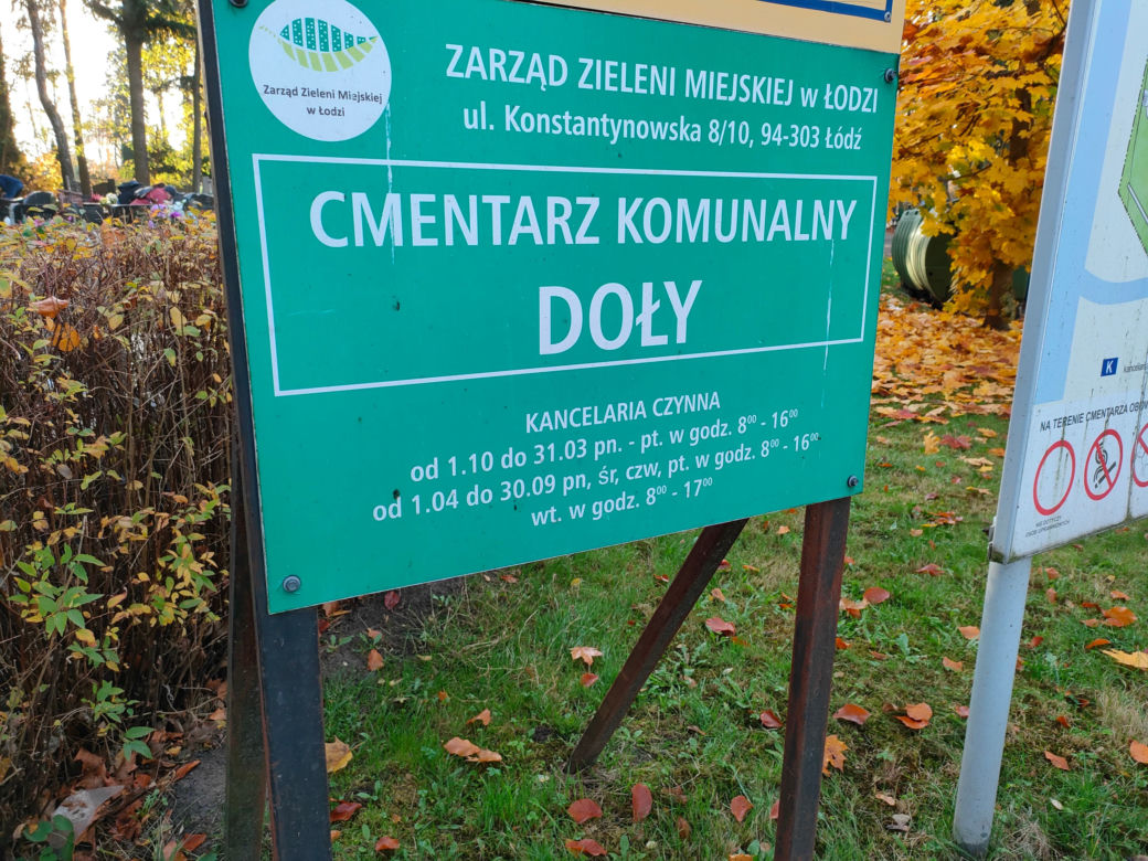 Cmentarz „Doły”. Łodzianie zadbali o to miejsce [ZDJĘCIA]