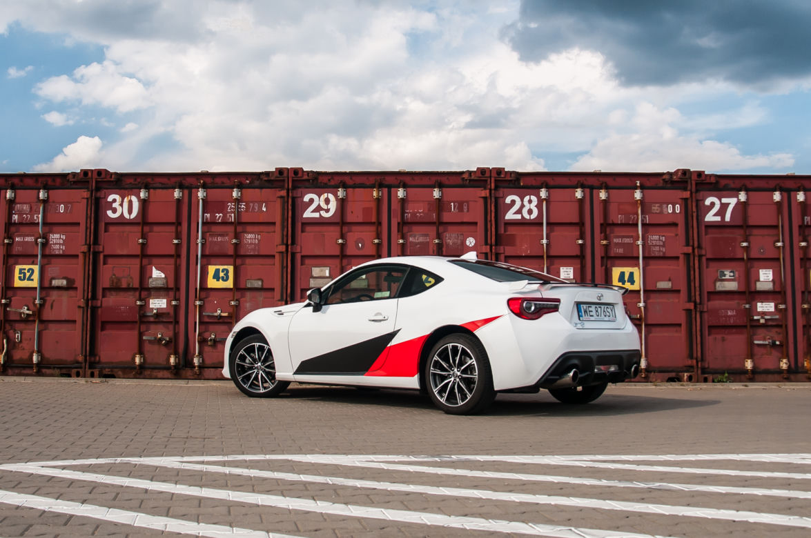 Toyota GT86 2.0 Boxer 200 KM 6MT 