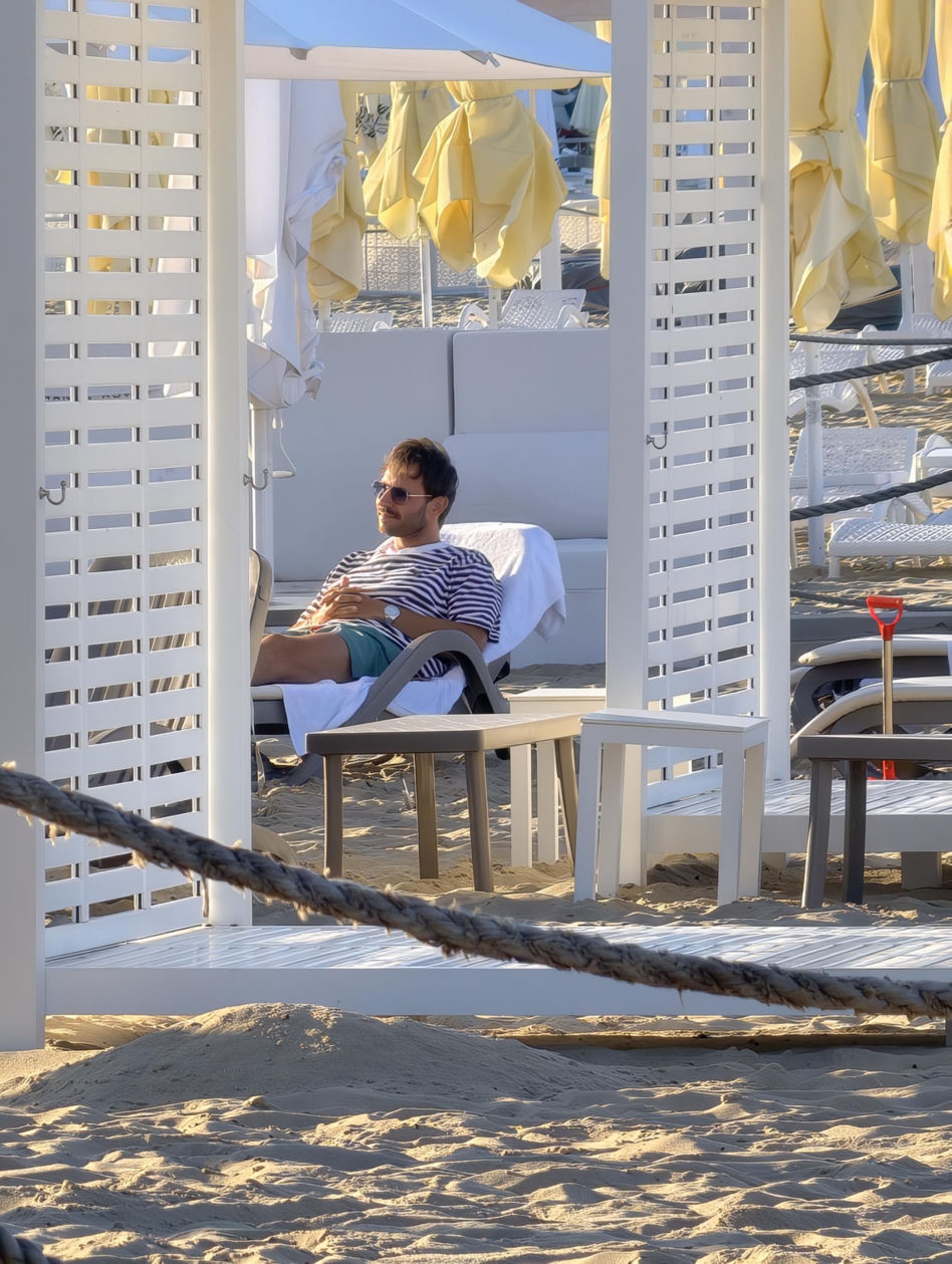 Mateusz Banasiuk na plaży w Sopocie. Tak wyglądał, gdy zrzucił koszulkę!