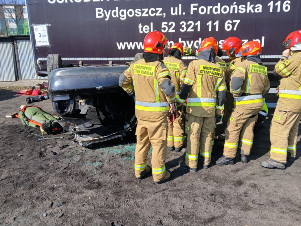 Wszystko było jak podczas prawdziwej akcji. Strażacy w Bydgoszczy dali pokaz swoich umiejętności