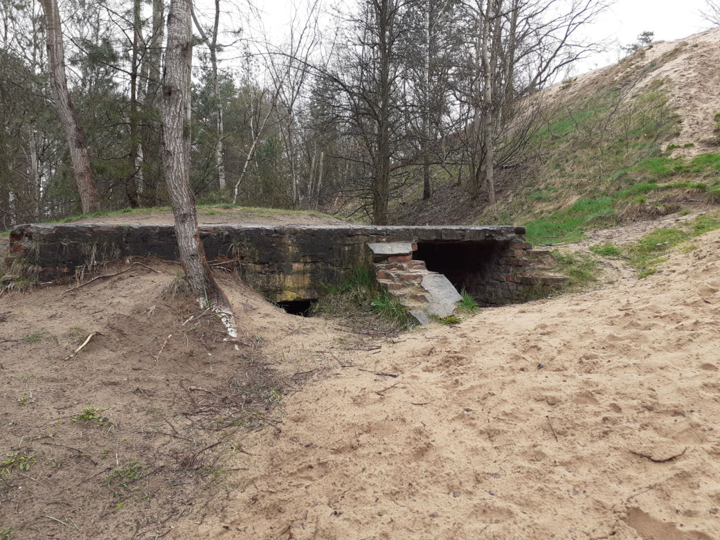 Czuwam dla Ziemi - akcja sprzątania uroczyska Sekuła przez harcerzy w Siedlcach 22.04.2021