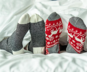 „Skarpetki to klucz do snu”. Eksperci ujawniają zaskakujący sposób na bezsenność