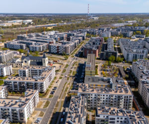 Nie było tu nic, a jest nowy kawałek miasta. Na warszawskim Kamionku coraz gęściej