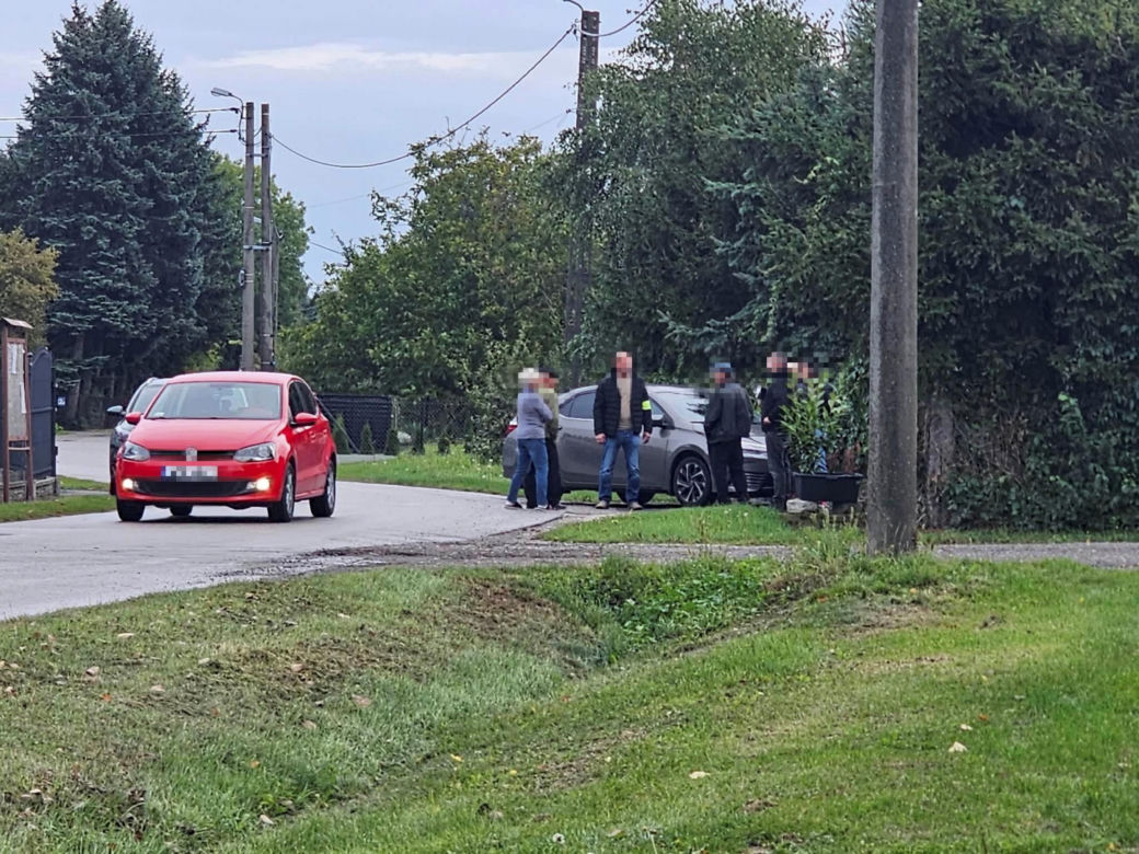 Pożar w bazie Starlink na Mazowszu. Minister mówi wprost o możliwym sabotażu, służby w akcji
