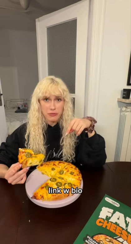 Helena Englert zjadła pizzę Książula