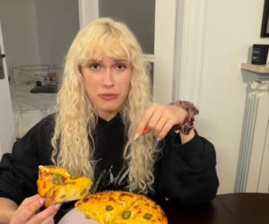 Helena Englert zjadła pizzę Książula