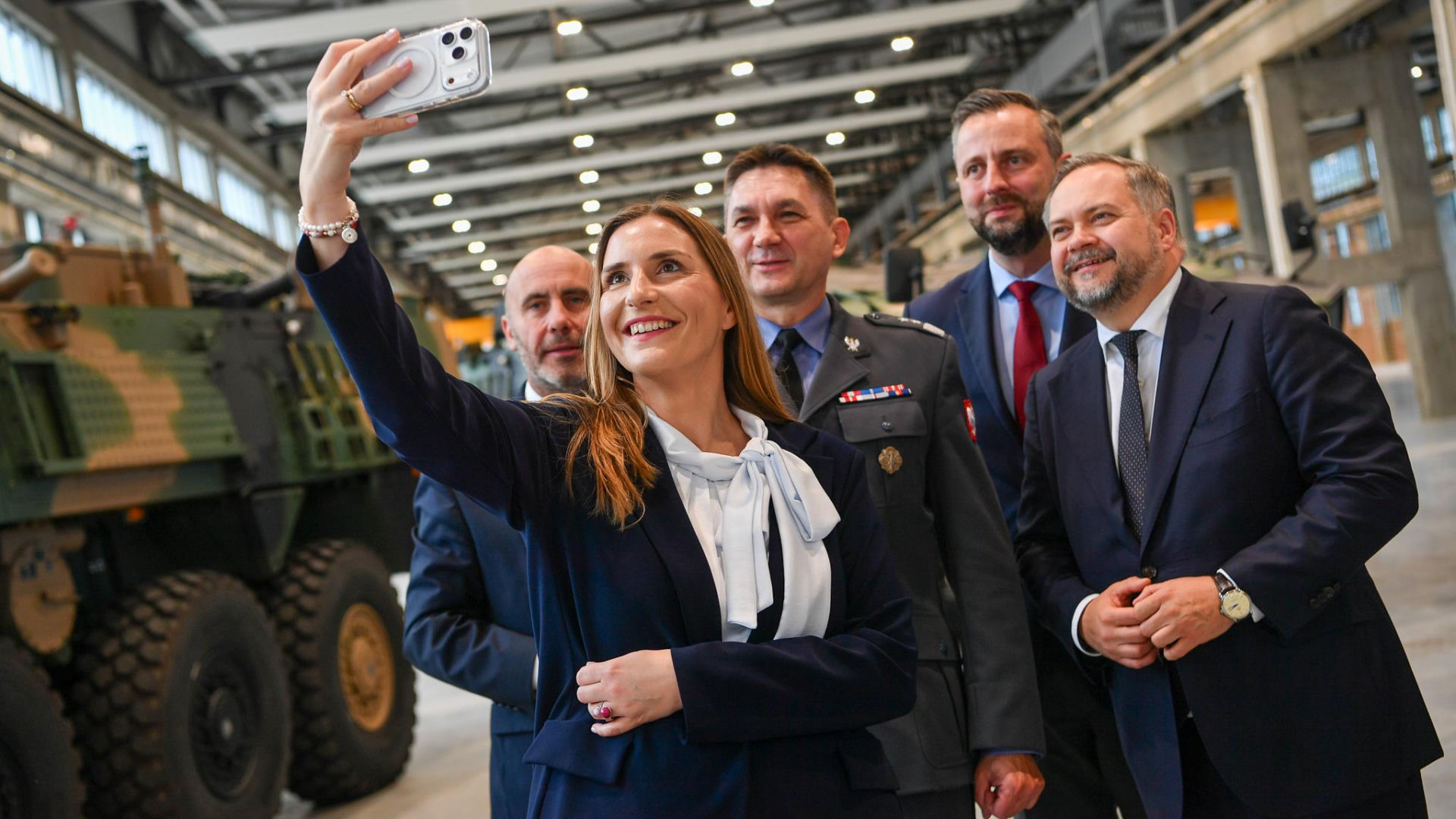 Kosiniak-Kamysz był dziś zakładach w Rosomak S.A. w Siemianowicach Śląskich