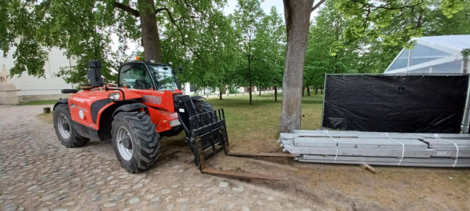 Gigantyczna impreza w Wilanowie. Konserwator zabytków przyznaje: to nie jest plan, na który wydał zgodę!