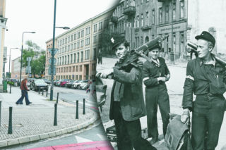 Harde miny i zdobyczny karabin na ruinach Warszawy. Za tym słynnym zdjęciem stoi niezwykła historia