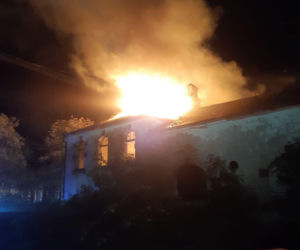 Potężny pożar w Legnicy. Płonął były radziecki szpital 