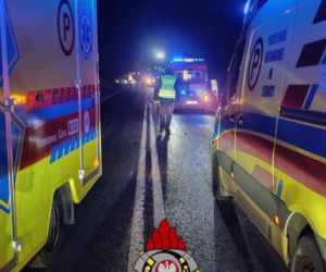 Dramat na trasie Wrocław - Jelenia Góra. Jedna osoba zginęła, cztery trafiły do szpitala