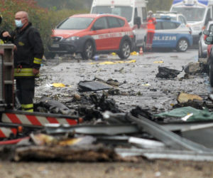 Samolot wleciał w budynek na przedmieściach Mediolanu