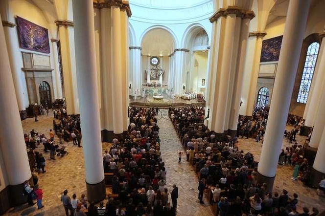 To największa archikatedra w Polsce. Symbol niepodległości i buntu wobec władz komunistycznych