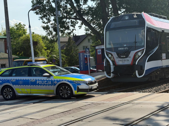 Dramat w pociągu WKD jadącym do Warszawy. Nie żyje pasażer