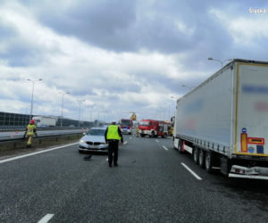 Śląskie: Ciężarówki niczym taran wjechały w samochody. Przerażający wypadek na autostradzie A4