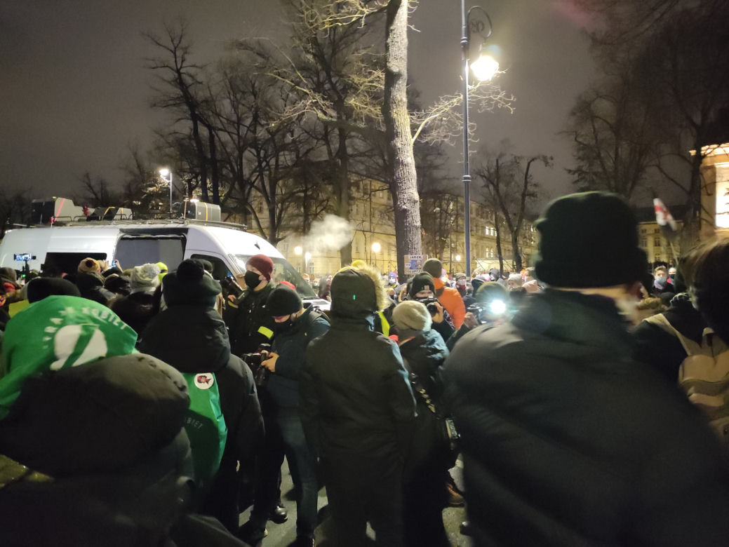 Strajk Kobiet 27.01.2021. Tłumy przed Trybunałem Konstytucyjnym