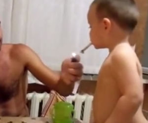Dziecko pali 12