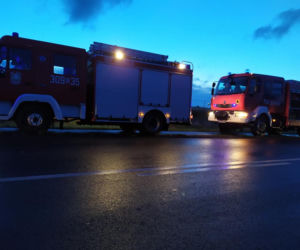 Groźny wypadek w powiecie bydgoskim! Auto wylądowało na dachu! [ZDJĘCIA]