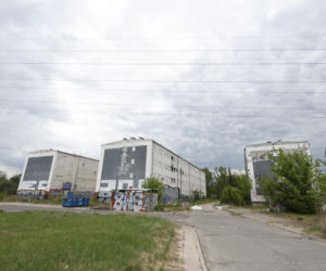 „Czarnobyl” Warszawy zniknie z mapy. „Smród, fetor i grzyb”. Tak wyglądało życie w „13 dzielnicy”