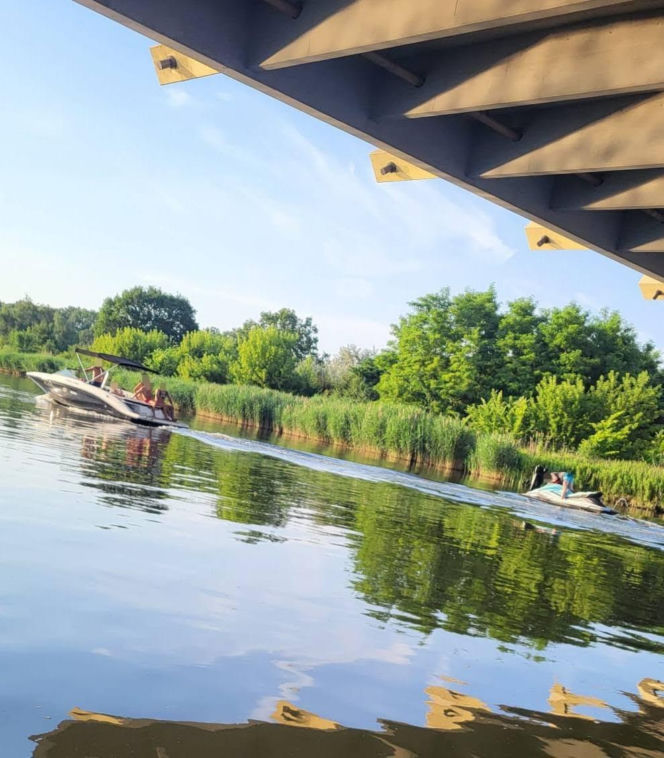 Przerażające sceny we Wrocławiu. Szukali jej pod wodą, tworząc łańcuch życia