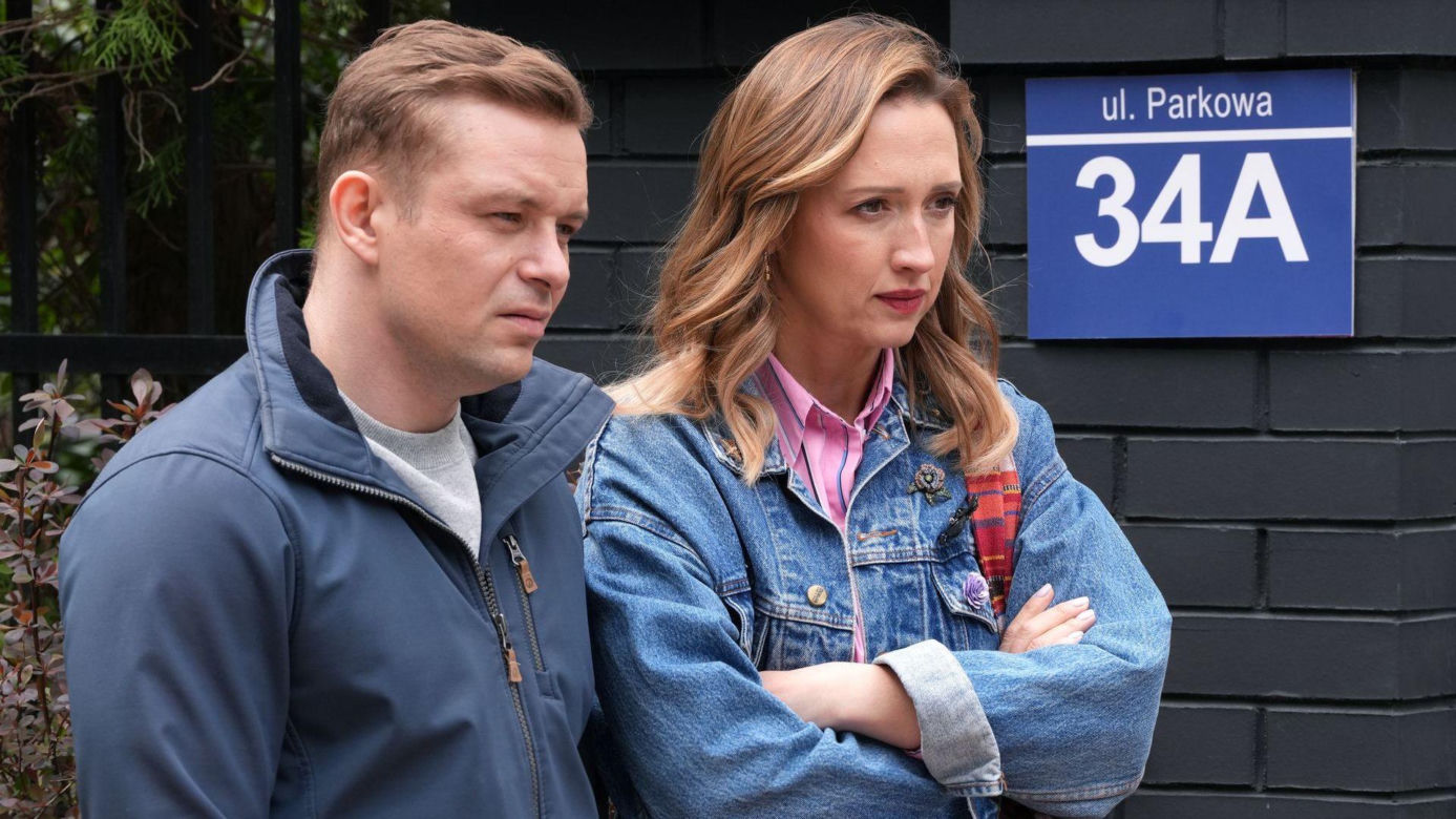 Barwy szczęścia odc. 3424. Asia (Anna Gzyra), Hubert (Marek Molak)