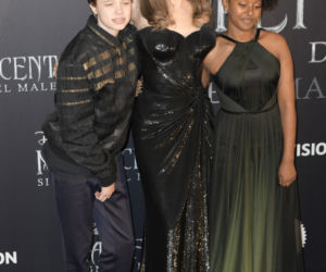 Angelina Jolie, Shiloh i Zahara na premierze filmu Czarownica 2
