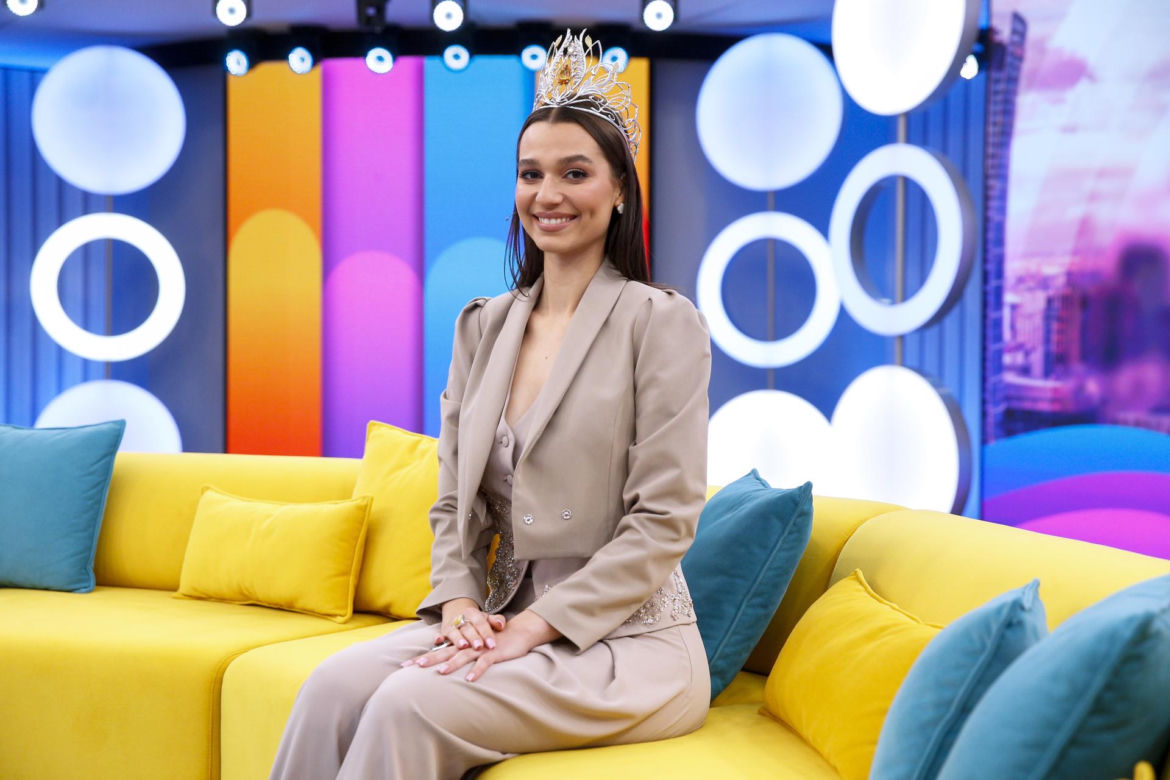 Prawie sięgnęła po koronę Miss World! Tak Maja Klajda wyglądała jako nastolatka. Bez grama makijażu i w tej fryzurze trudno ją rozpoznać