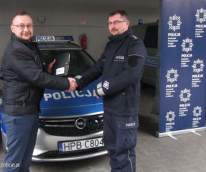 Pięc nowych radiowozów zasiliło flotę Komend Powiatowych Policji w Oławie i w Jaworze. 