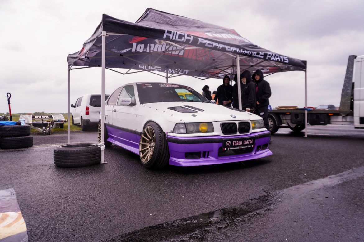 SkillZone Festiwal - motoryzacyjne emocje na lotnisku w Mielcu