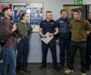 Policjantki i Policjanci, odcinek 1387: makabryczne odkrycie w busie prowadzi policjantów na plan horroru, gdzie fikcja miesza się z przerażającą rzeczywistością