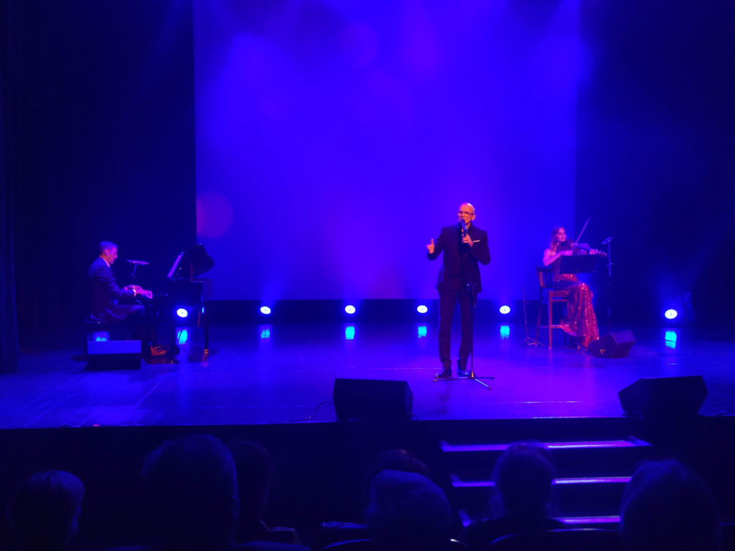 ZOBACZ ZDJĘCIA z gali podsumowującej 10. Festiwal Teatrów Sztuka plus Komercja i z koncertu Roberta Rozmusa