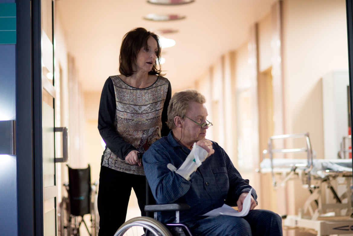Lekarze 4 sezon odcinek 13 (odc. 52). Gustaw Keller (Daniel Olbrychski), Krystyna (Elżbieta Starostecka)