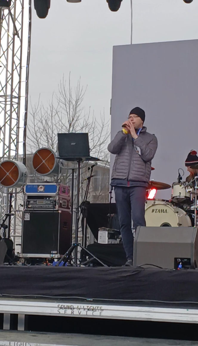 Uczestnik „Szansy na sukces” z Ziemi Lubuskiej znów na scenie – tym razem, by pomagać