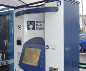 Automat wysmarowany fekaliami