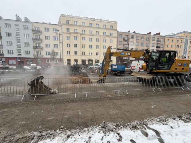 Pęknięta rura paraliżuje Wolę. Górczewska zamknięta na tydzień po awarii ciepłowniczej