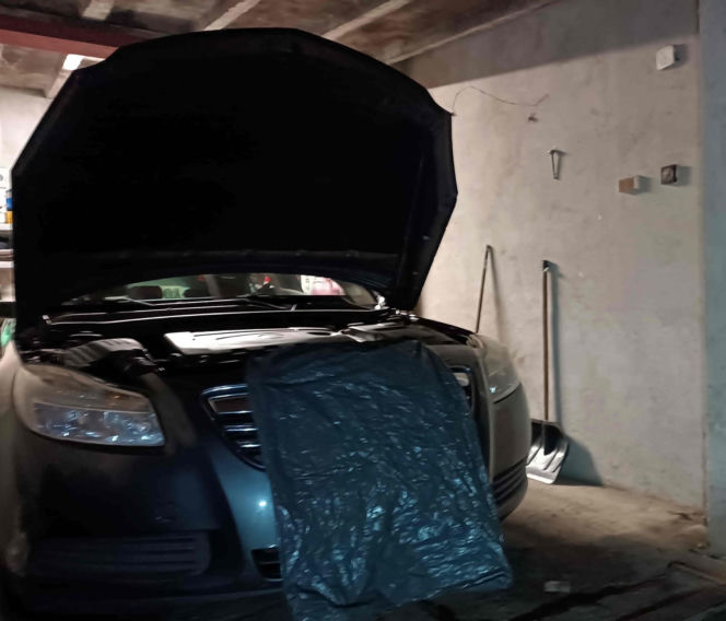 Radek i Robert byli nierozłączni. Skryli się przed mrozem, zabiły ich spaliny