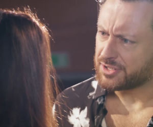 Na Wspólnej odc. 3277. Marta (Joanna Jabłczyńska), reżyser Halicki (Adam Szczyszczaj)