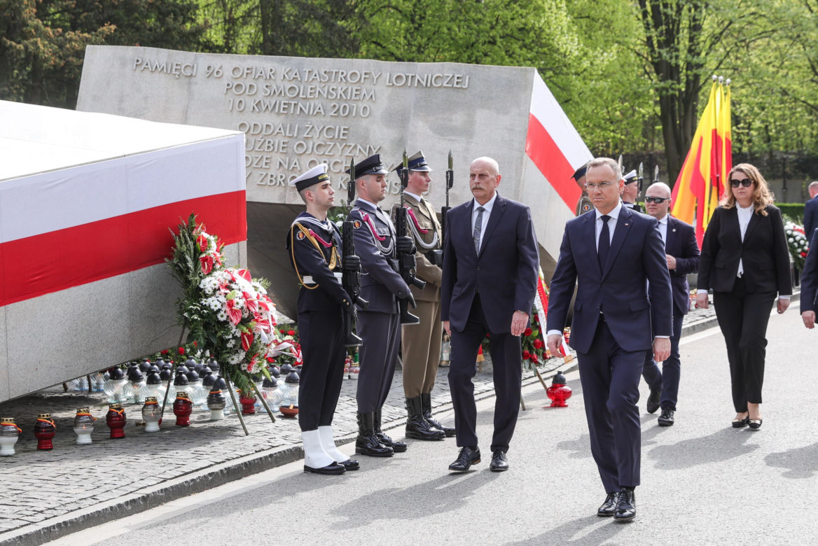 Prezydent upamiętnił ofiary katastrofy smoleńskiej